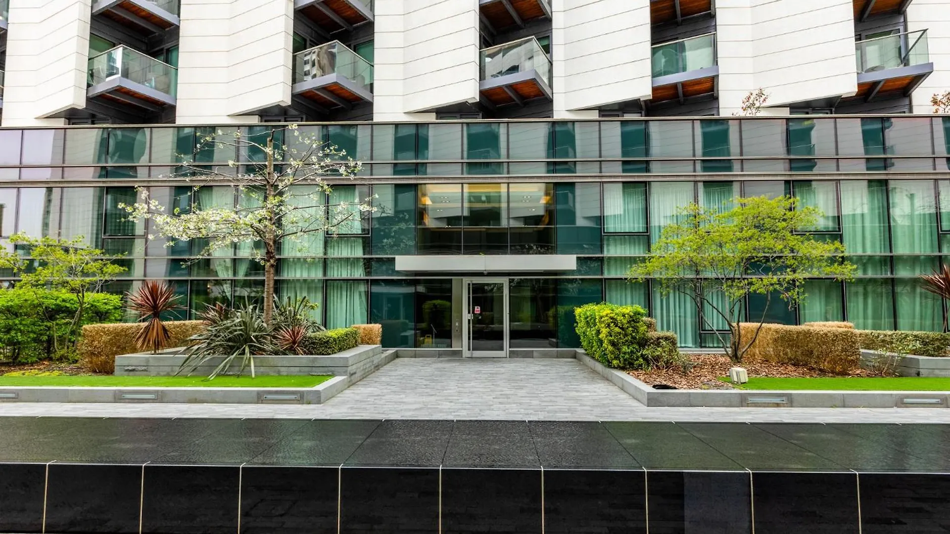 Luxury 1 Bedroom Canary Wharf Apt Couples & Work-Friendly Londra Regno Unito