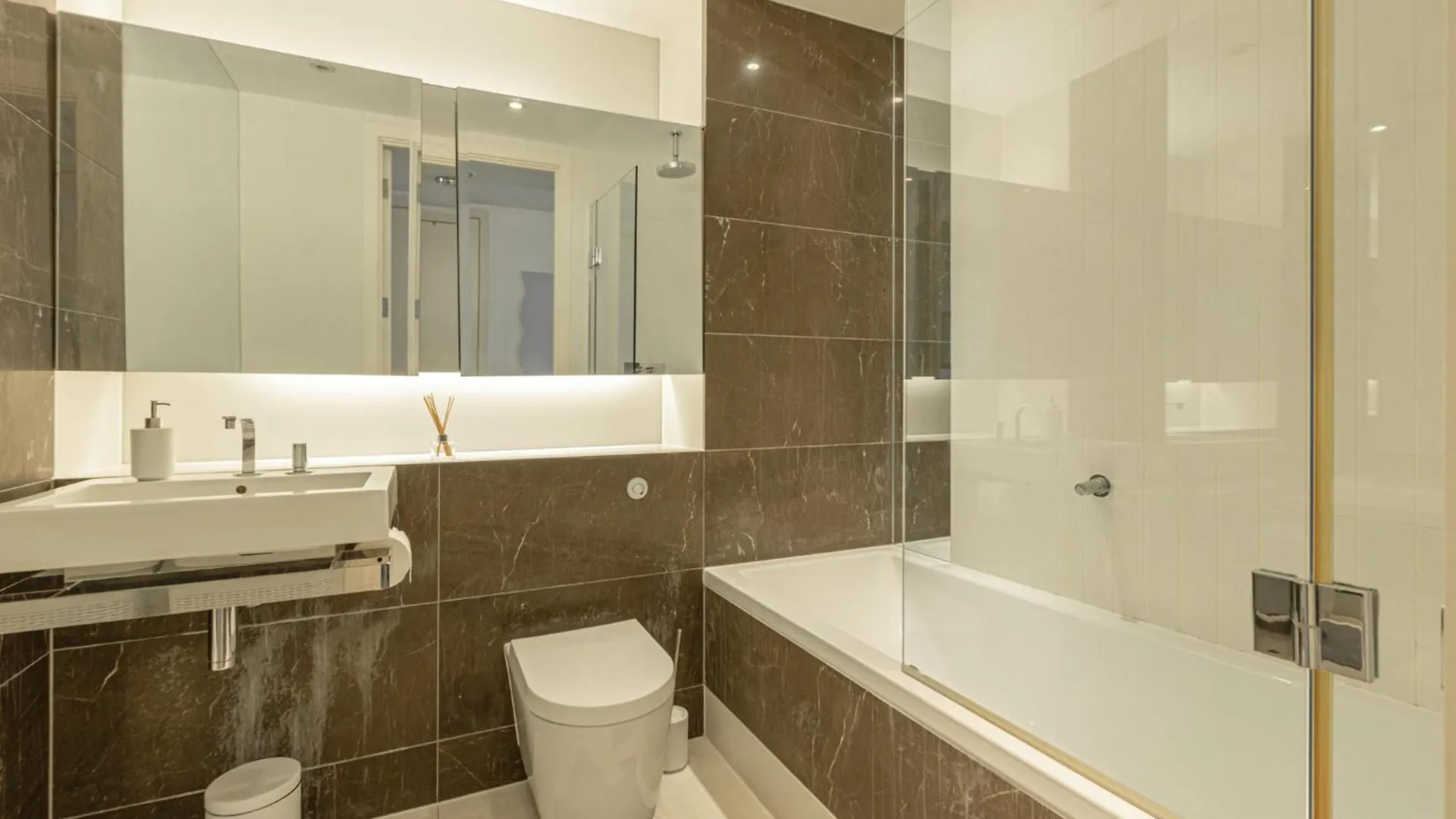 Luxury 1 Bedroom Canary Wharf Apt Couples & Work-Friendly Londra Regno Unito