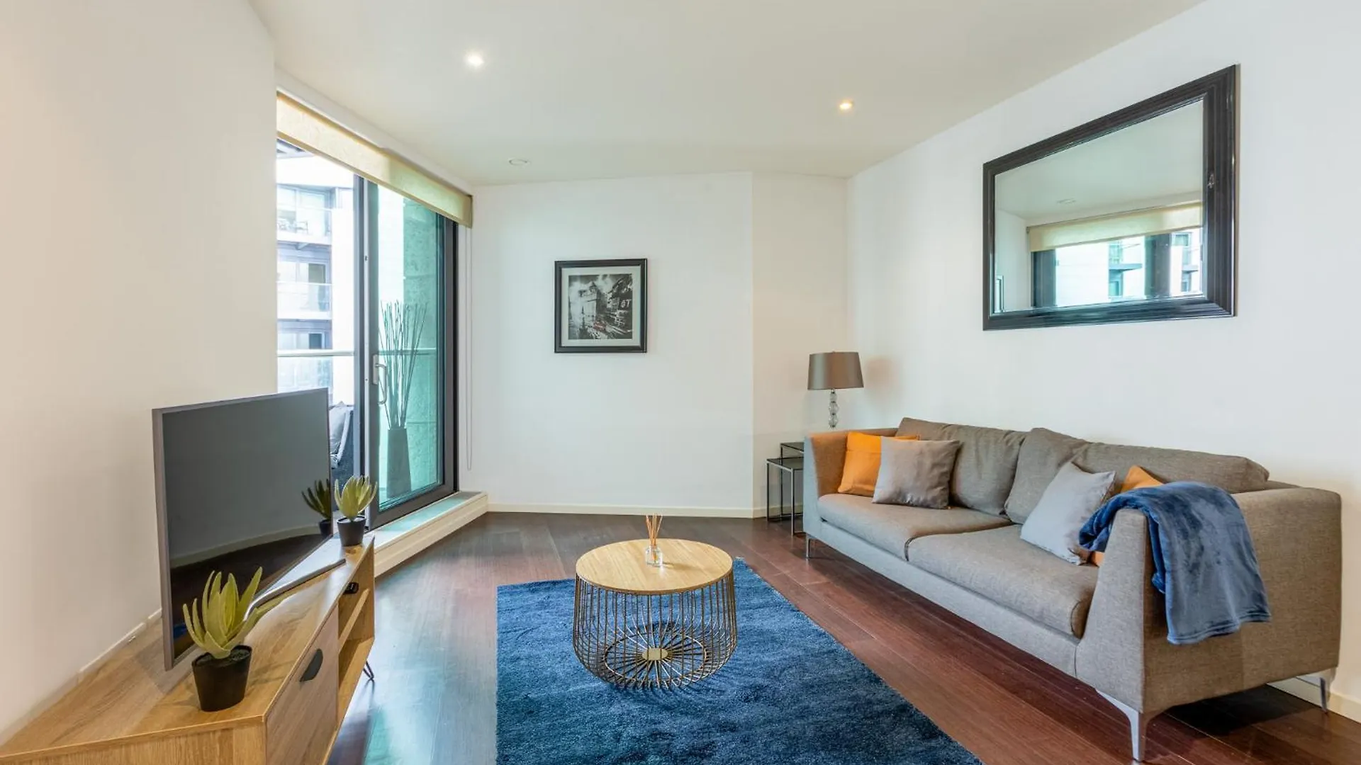 Luxury 1 Bedroom Canary Wharf Apt Couples & Work-Friendly London 0*,  United Kingdom