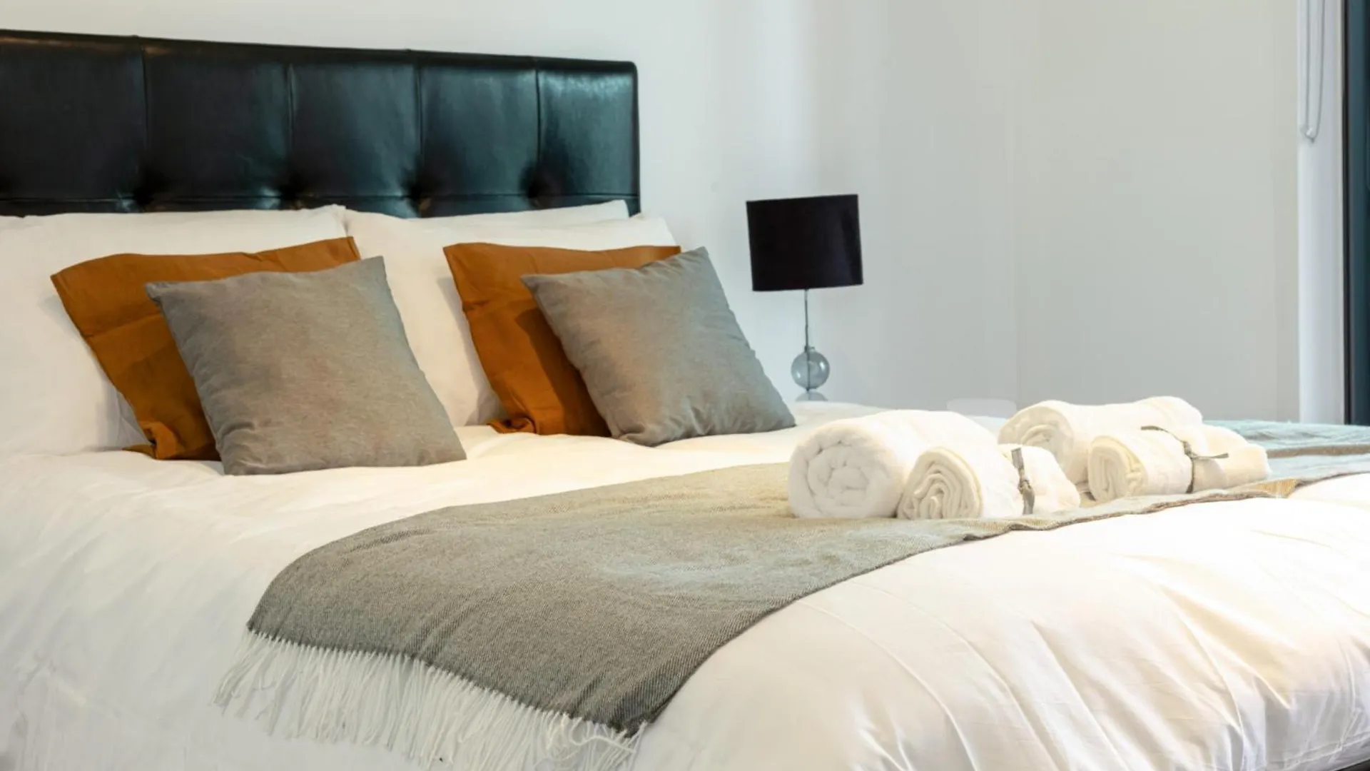 Luxury 1 Bedroom Canary Wharf Apt Couples & Work-Friendly London 0*,  United Kingdom